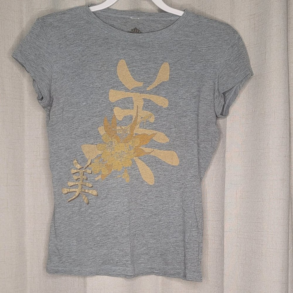 Womens V-neck Large graphic tee with Kanji logo and flowers